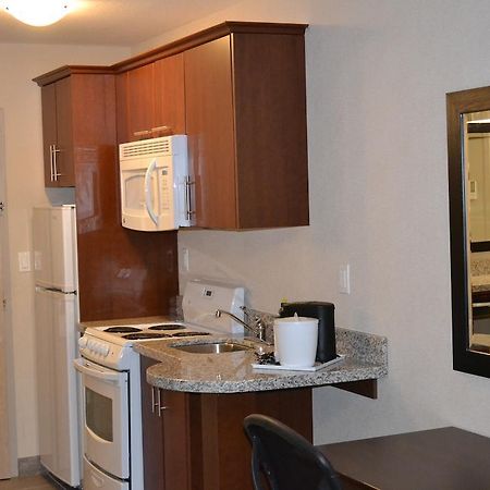 Western Star Inn And Suites Carlyle Exteriör bild